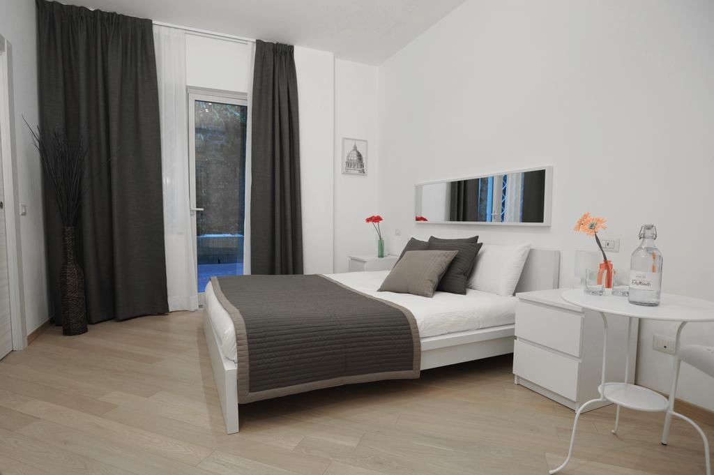 Home Under The Dome Rom Zimmer foto
